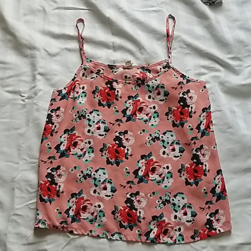 Pink tank top with Flowers